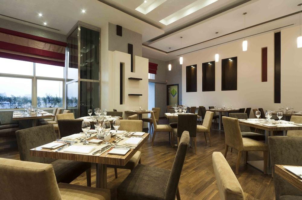 Magnum Hotel & Suites West Bay Doha Exteriör bild
